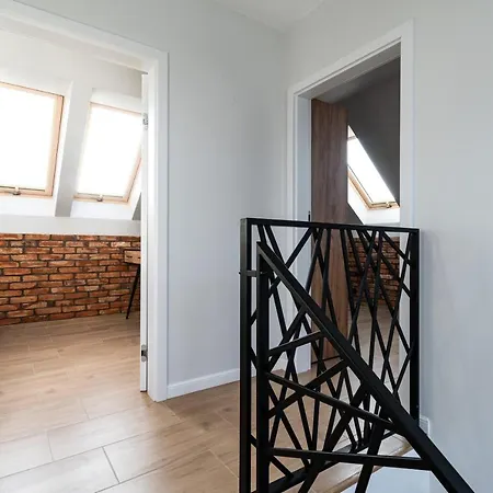 Family - Dwupoziomowe Z Basenem Dom wakacyjny *