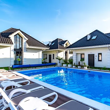 Vakantiehuis Family - Dwupoziomowe Z Basenem