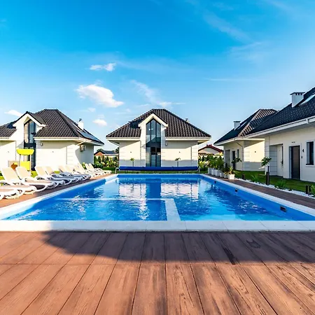 Family - Dwupoziomowe Z Basenem Dom wakacyjny *