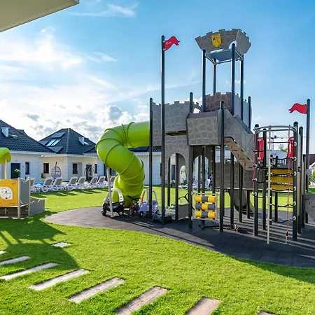 Dom wakacyjny Family - Dwupoziomowe Z Basenem *