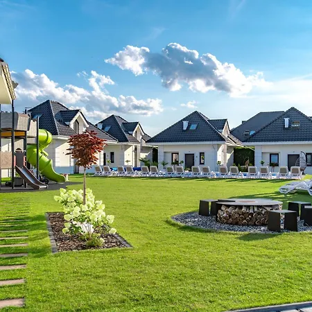 Vakantiehuis Family - Dwupoziomowe Z Basenem Ustka