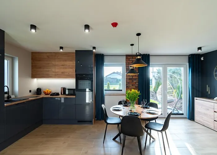 Family - Dwupoziomowe Z Basenem 度假居