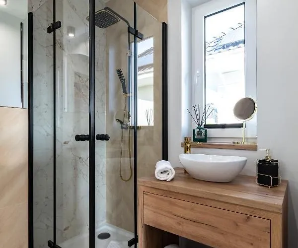 Vakantiehuis Family - Dwupoziomowe Z Basenem