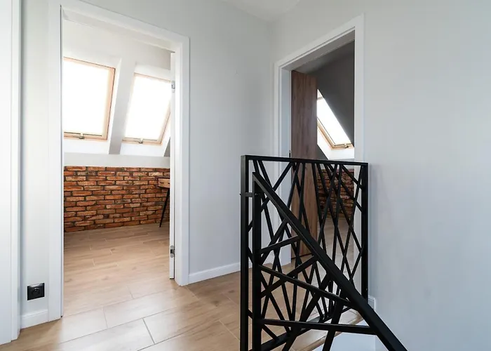 Family - Dwupoziomowe Z Basenem Vakantiehuis *