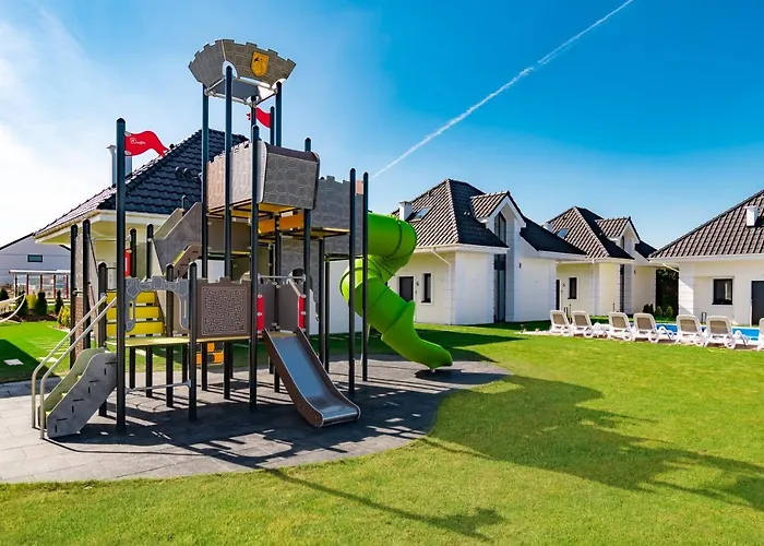 Vakantiehuis Family - Dwupoziomowe Z Basenem Ustka