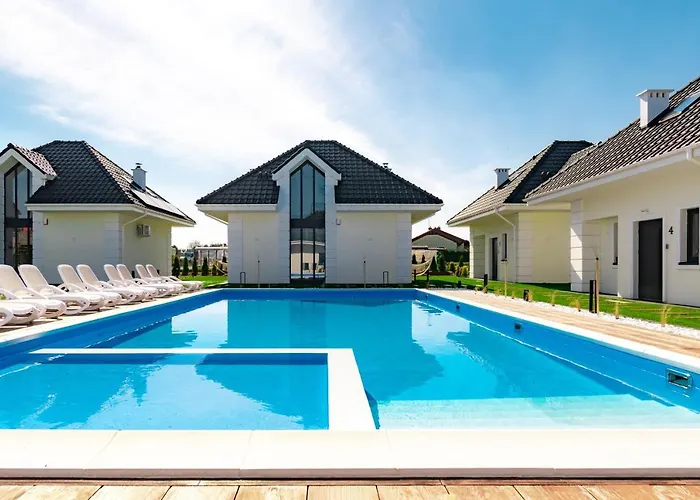 Family - Dwupoziomowe Z Basenem Vakantiehuis