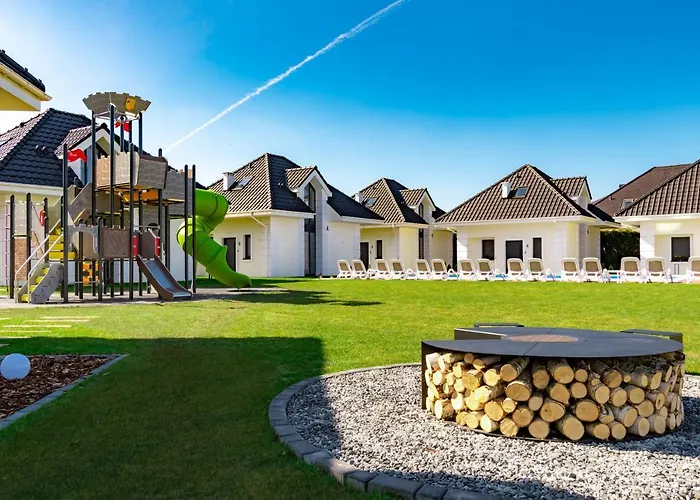 Family - Dwupoziomowe Z Basenem Vakantiehuis *