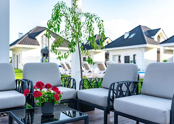 Family - Dwupoziomowe Z Basenem 乌斯特卡