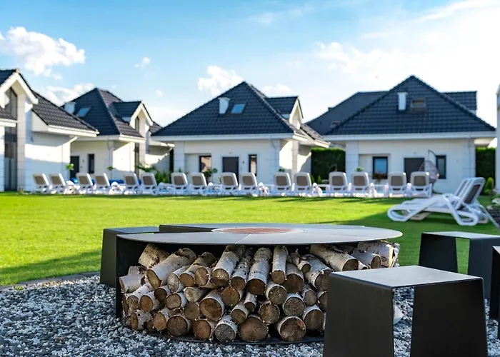 Family - Dwupoziomowe Z Basenem Vakantiehuis