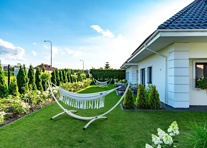 Vakantiehuis Family - Dwupoziomowe Z Basenem Ustka