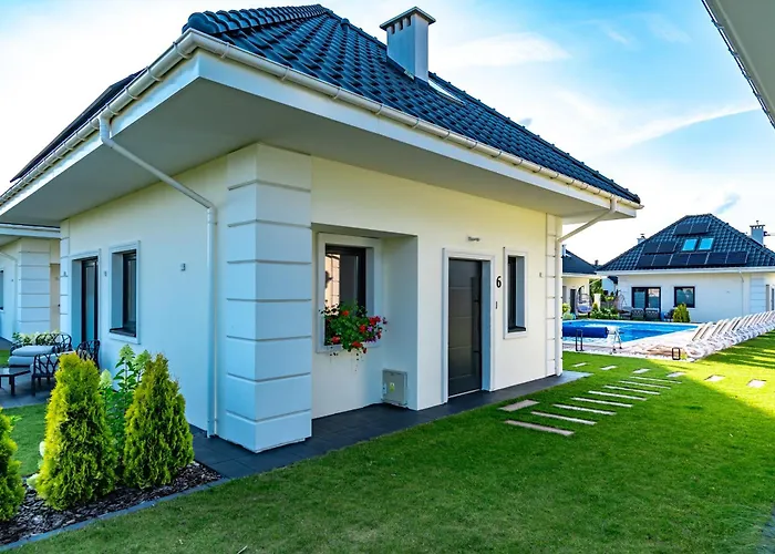 Family - Dwupoziomowe Z Basenem *