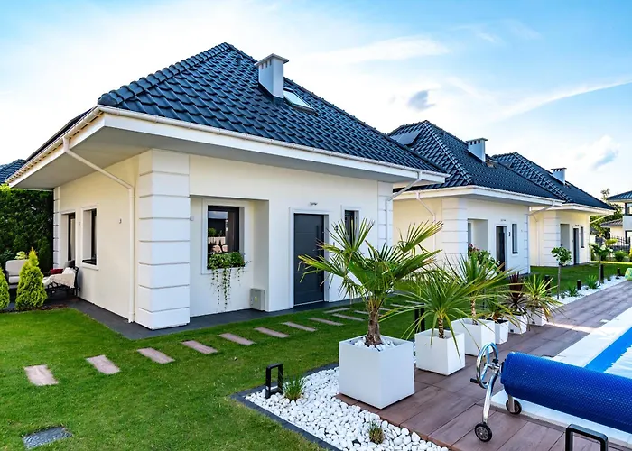 Family - Dwupoziomowe Z Basenem