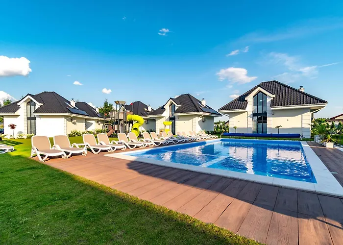 Family - Dwupoziomowe Z Basenem * 乌斯特卡