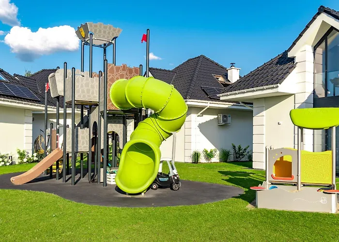 Family - Dwupoziomowe Z Basenem Vakantiehuis *