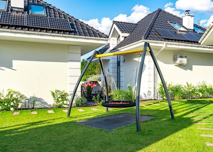 Vakantiehuis Family - Dwupoziomowe Z Basenem Ustka