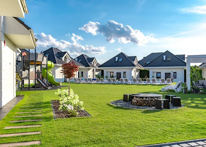 Vakantiehuis Family - Dwupoziomowe Z Basenem Ustka